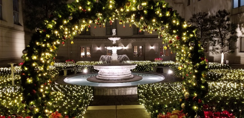 ホテルニューグランド「光の庭園」光のアーチ
