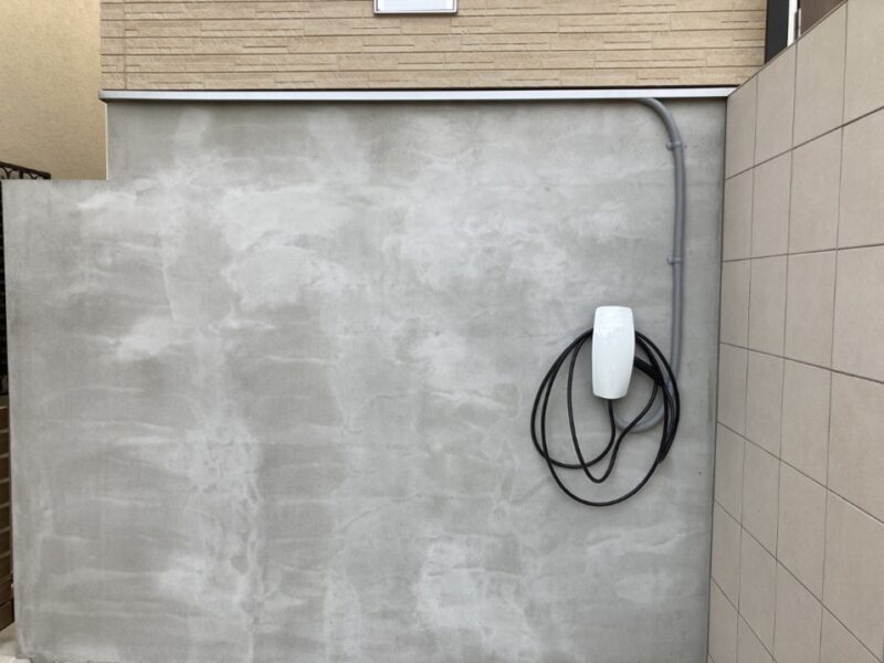 テスラEVの自宅用充電設備「ウォールコネクター」とは？工事や費用相場も
