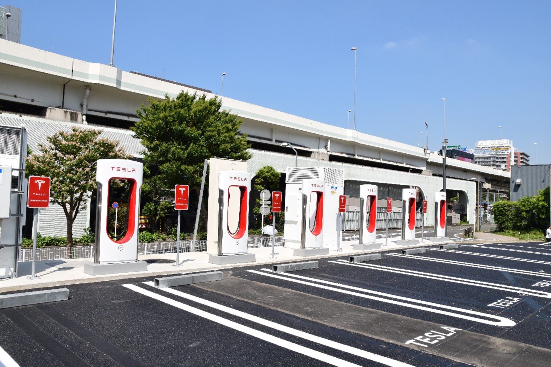 テスラ専用充電器「スーパーチャージャー」全国の設置場所一覧（2024年7月17日現在）