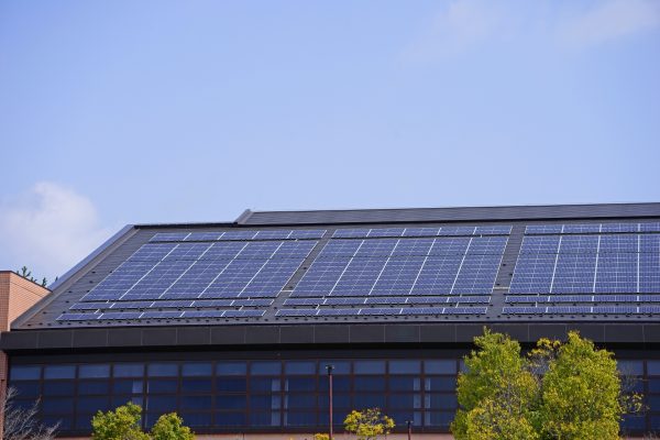 FIT制度の革命！新設された「屋根設置太陽光」区分とは？自家消費型と比較
